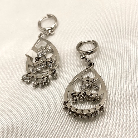 Jewelry - Chandelier earrings